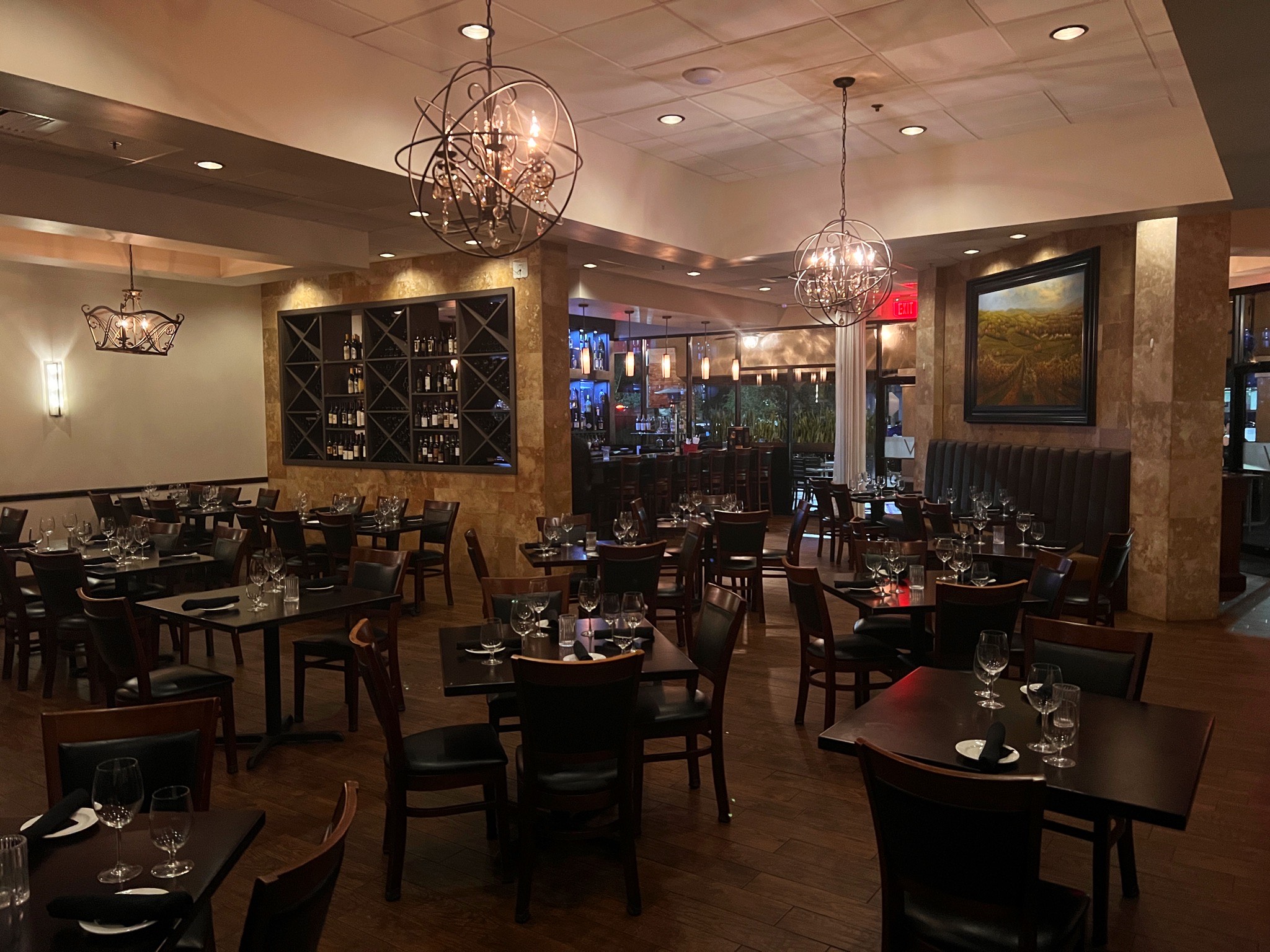 Elegant dining room at Vincenzo